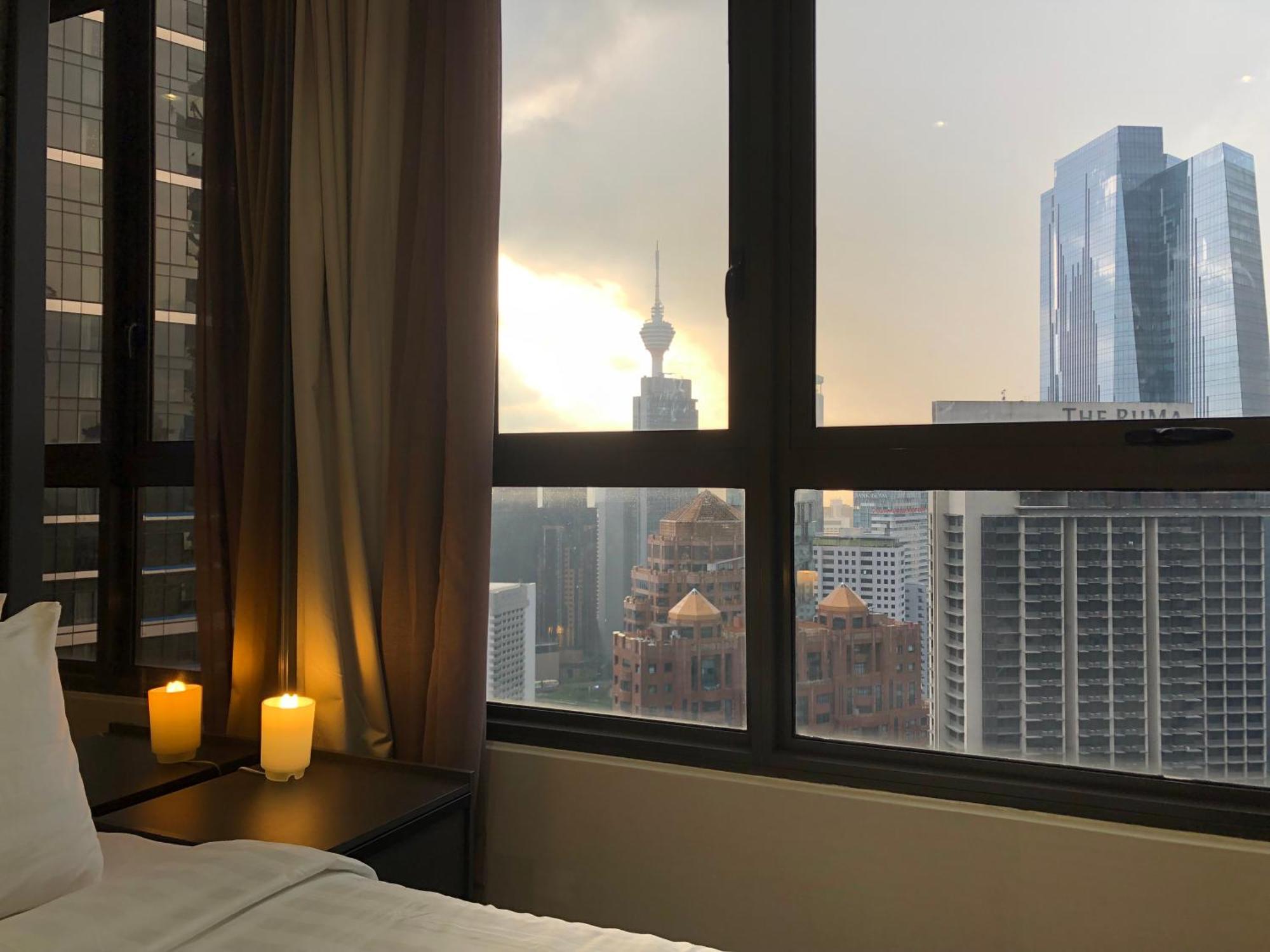 8 Kia Peng Suites Klcc By Luna Куала-Лумпур Экстерьер фото