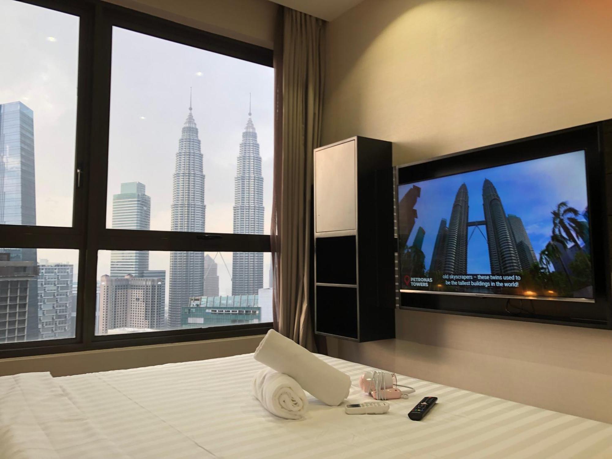 8 Kia Peng Suites Klcc By Luna Куала-Лумпур Экстерьер фото