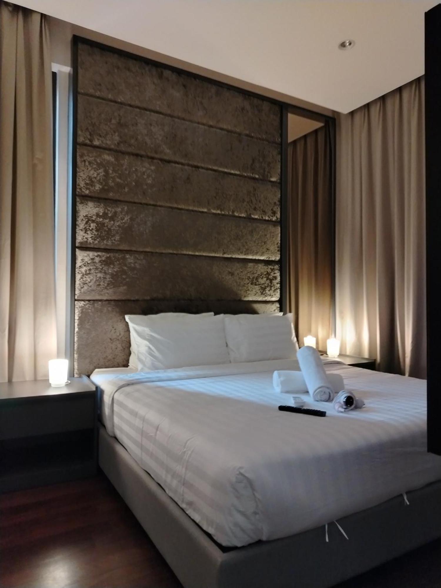 8 Kia Peng Suites Klcc By Luna Куала-Лумпур Экстерьер фото