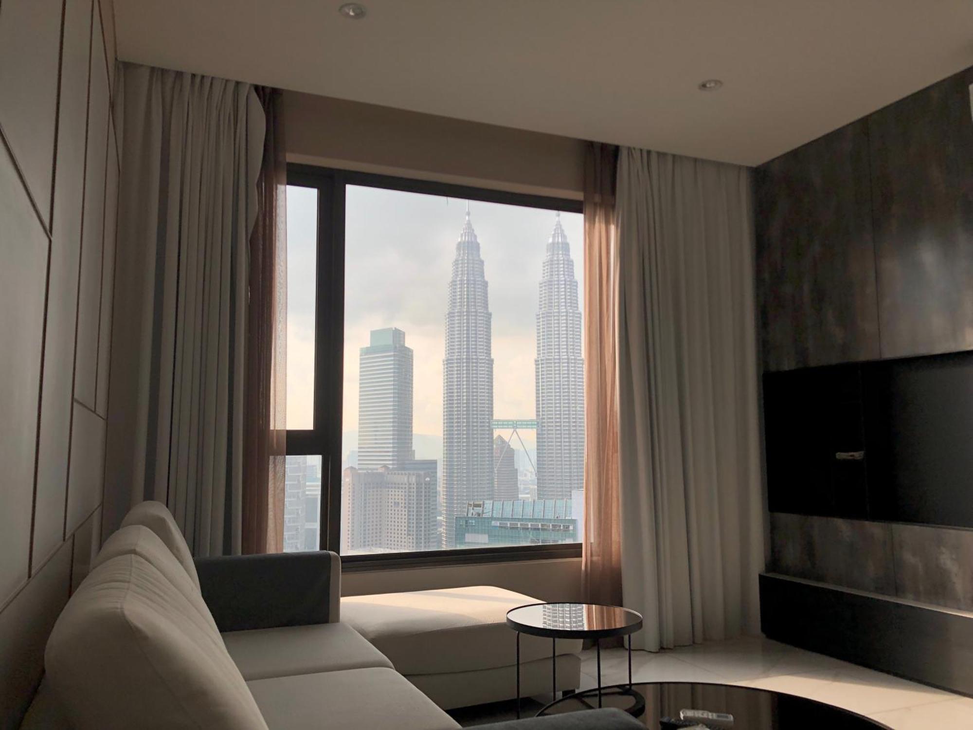 8 Kia Peng Suites Klcc By Luna Куала-Лумпур Экстерьер фото