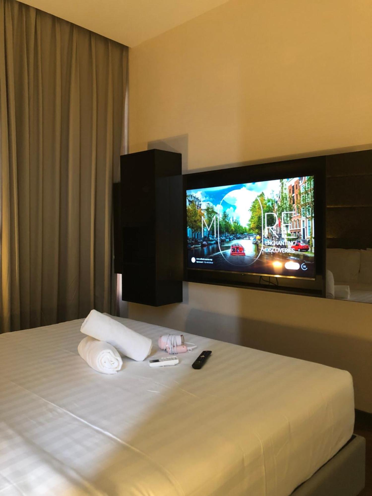 8 Kia Peng Suites Klcc By Luna Куала-Лумпур Экстерьер фото