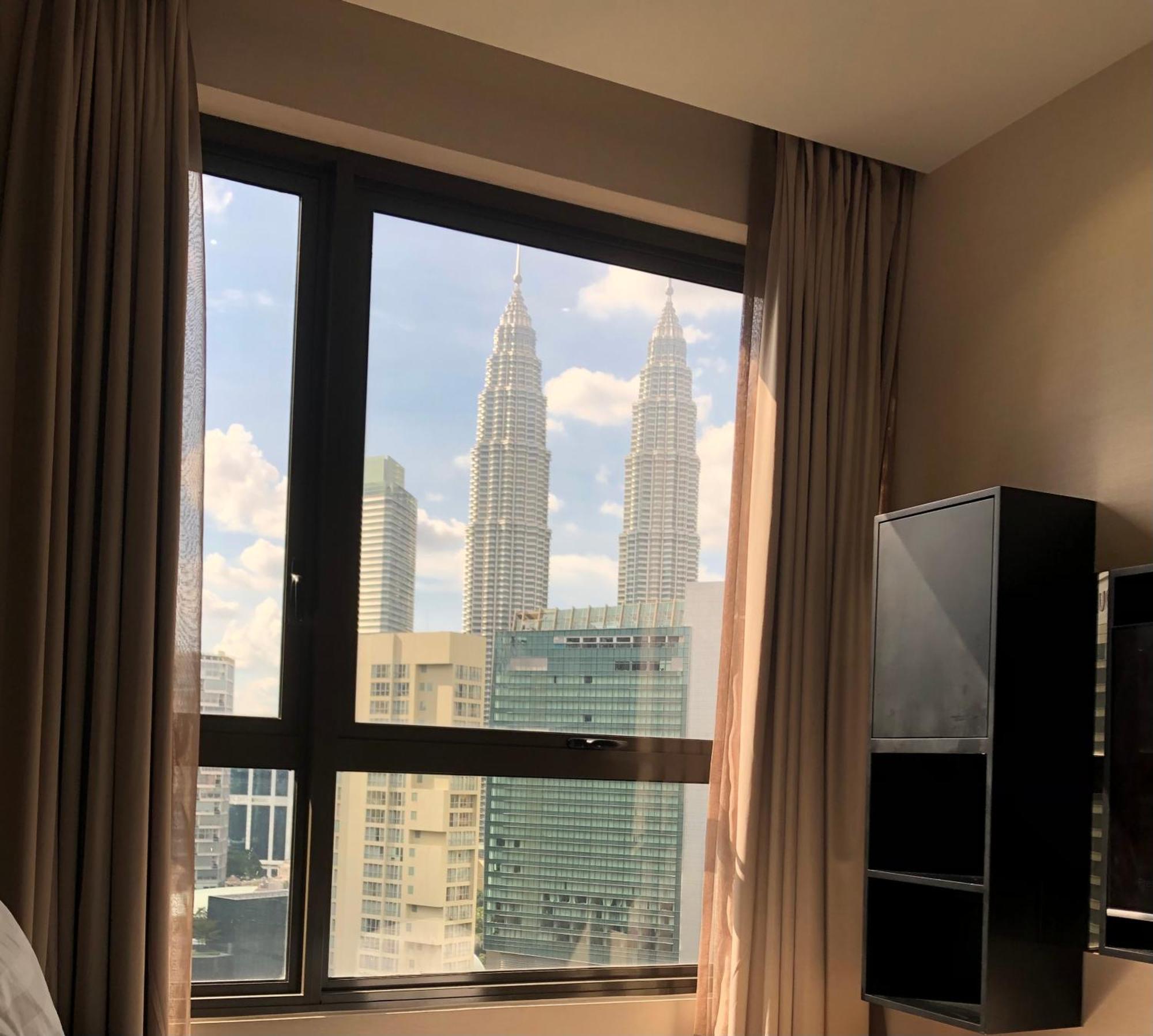8 Kia Peng Suites Klcc By Luna Куала-Лумпур Экстерьер фото