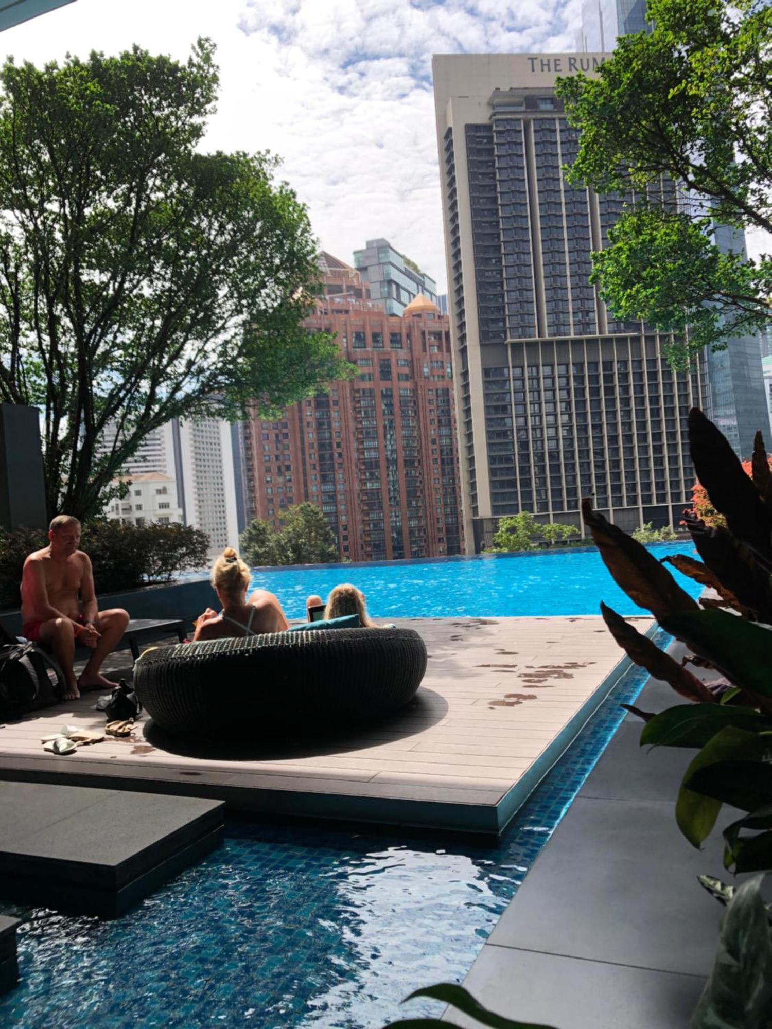 8 Kia Peng Suites Klcc By Luna Куала-Лумпур Экстерьер фото