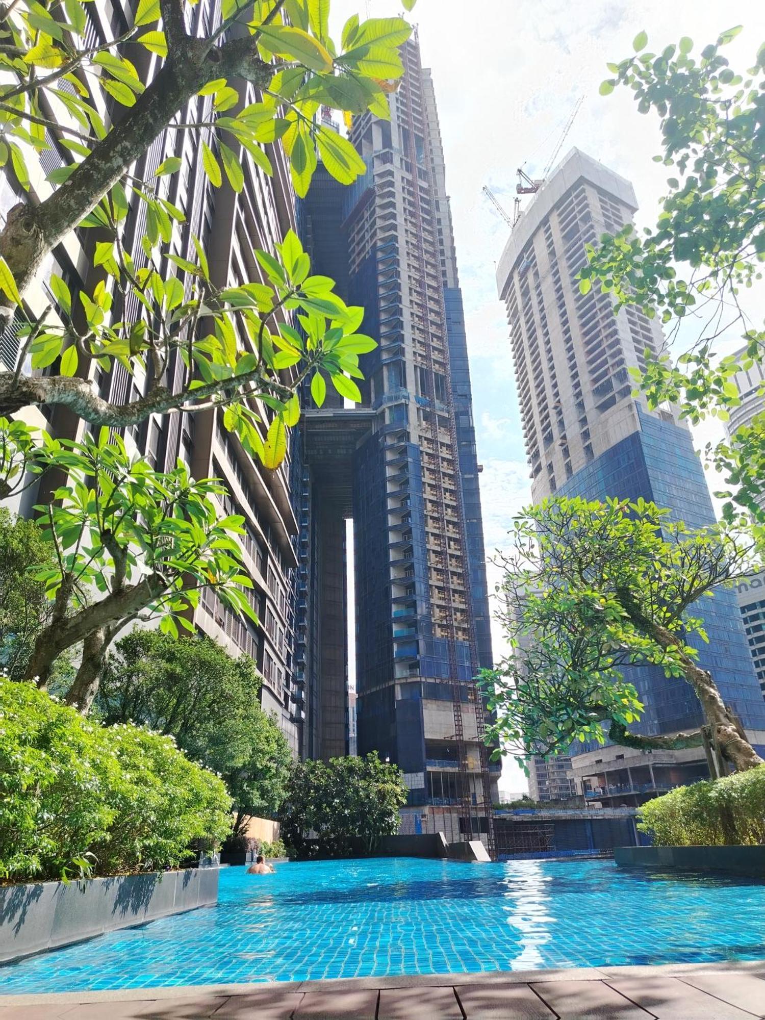 8 Kia Peng Suites Klcc By Luna Куала-Лумпур Экстерьер фото