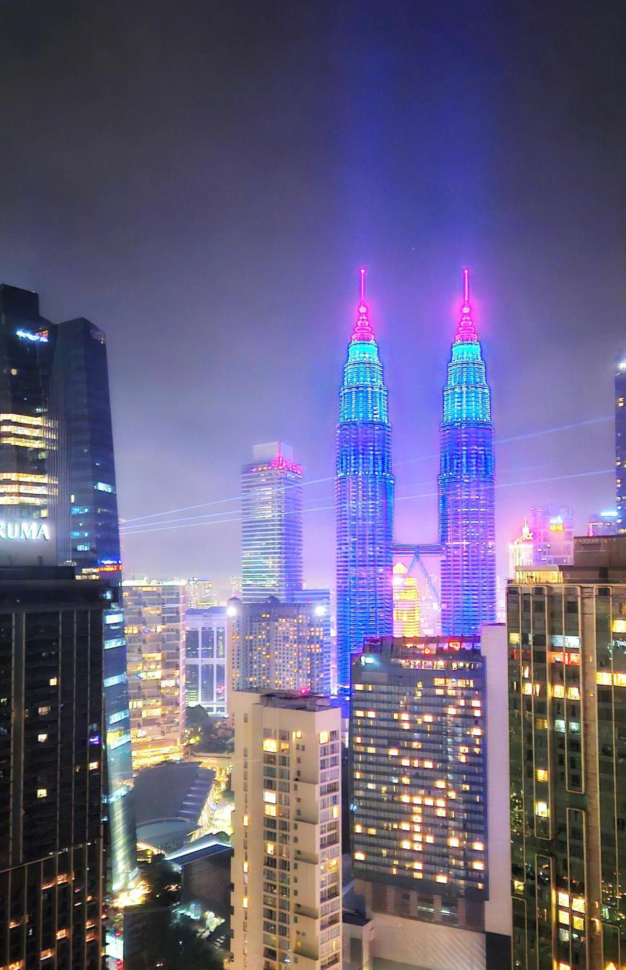 8 Kia Peng Suites Klcc By Luna Куала-Лумпур Экстерьер фото